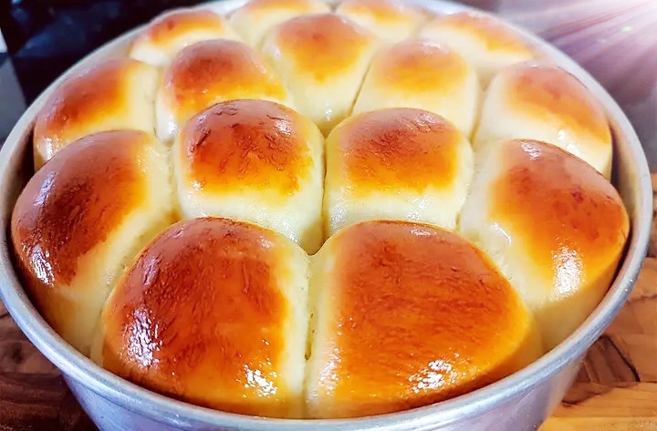 HOMEMADE MILK BREAD